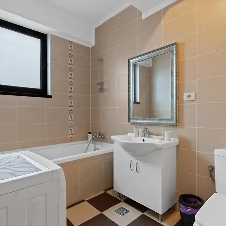 Baneasa Lake Large And Cozy Apartment Bucarest Esterno foto
